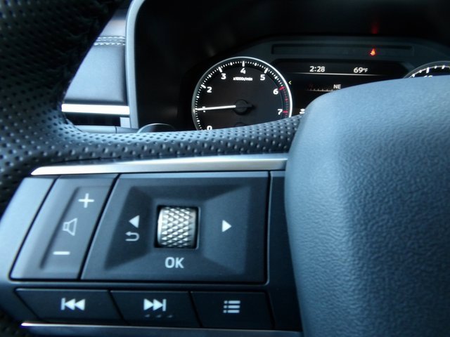 New 2025 Mitsubishi Outlander SE image 32