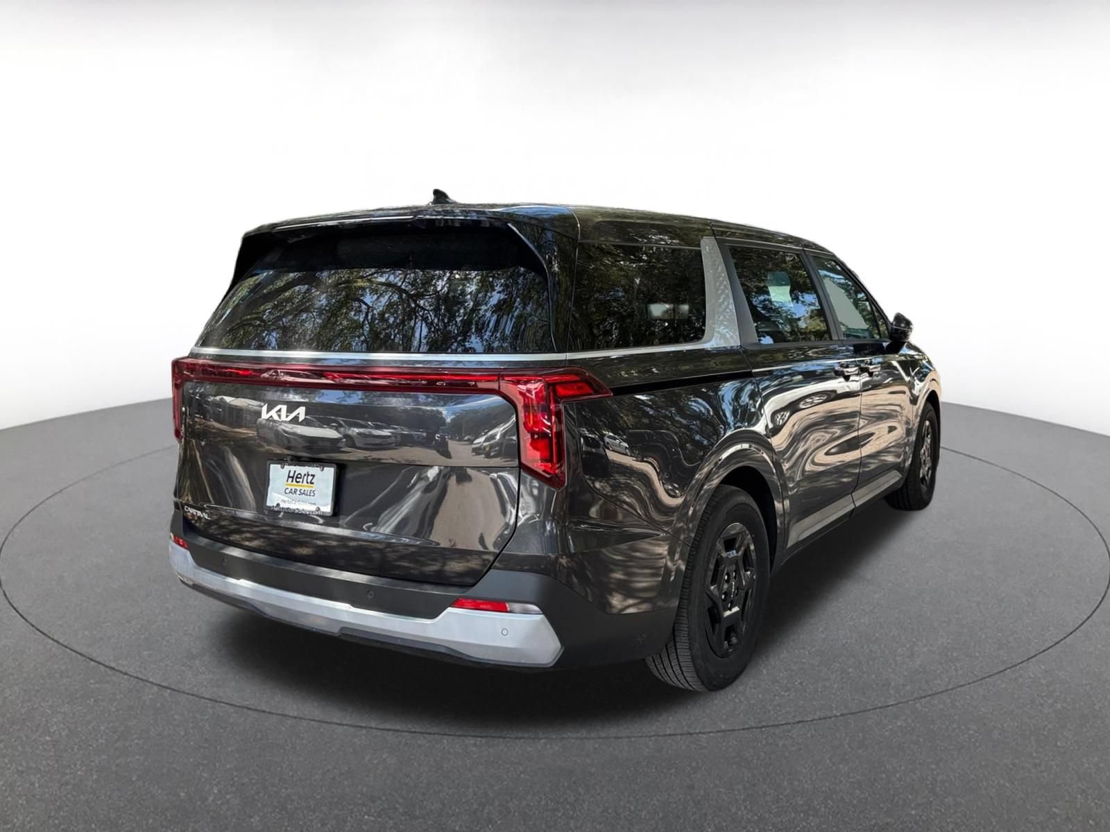 Used 2026 Kia Carnival FWD image 7