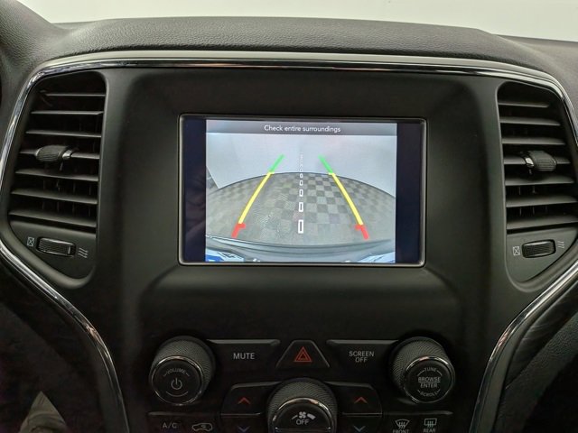 Used 2020 Jeep Grand Cherokee Laredo w/ Security & Convenience Group image 5