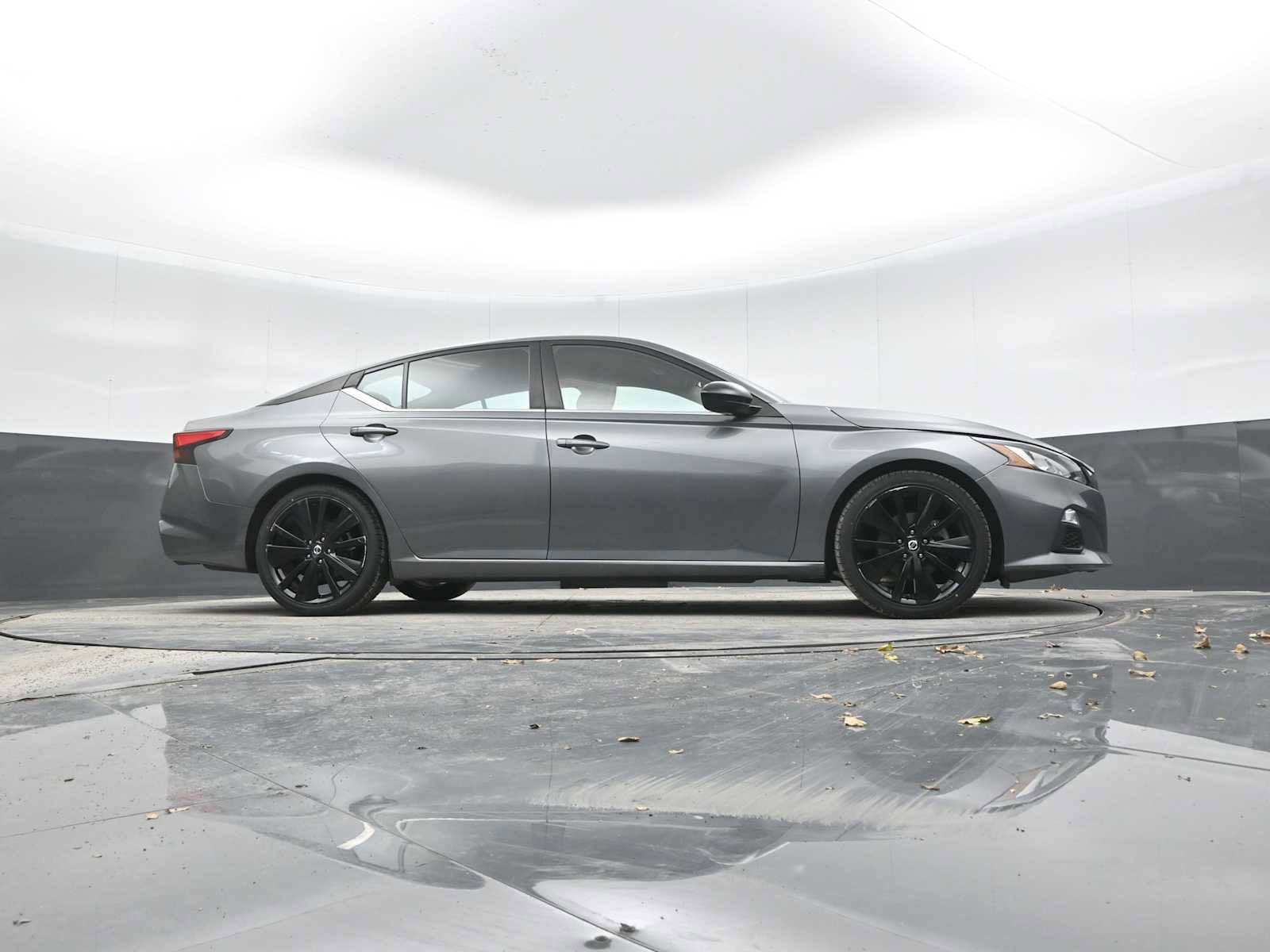 Used 2022 Nissan Altima 2.5 SR image 38