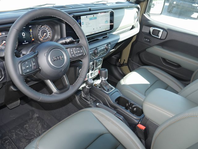 New 2025 Jeep Gladiator Mojave w/ Convenience Group image 16