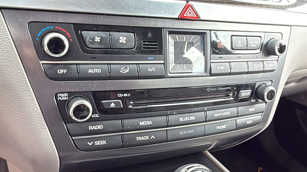 Used 2016 Hyundai Genesis 3.8 RWD image 24