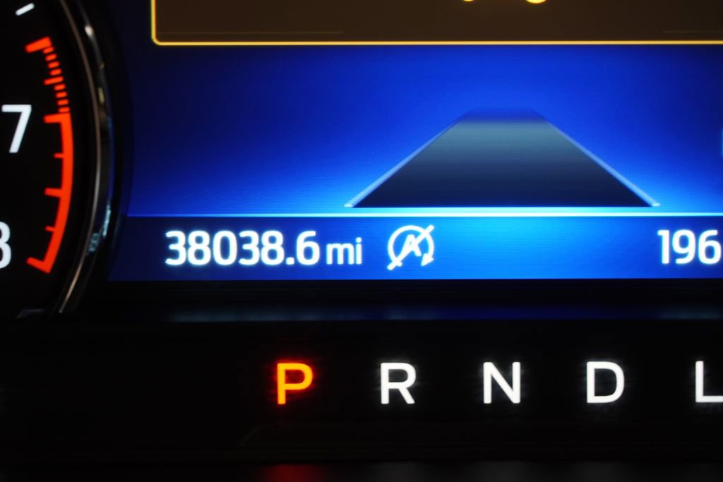 Used 2023 Ford Explorer XLT AWD/4WD image 4
