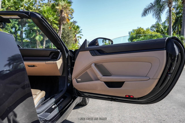 Used 2024 Porsche 911 Cabriolet image 33