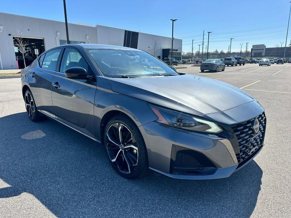 Used 2024 Nissan Altima 2.5 SR image 8