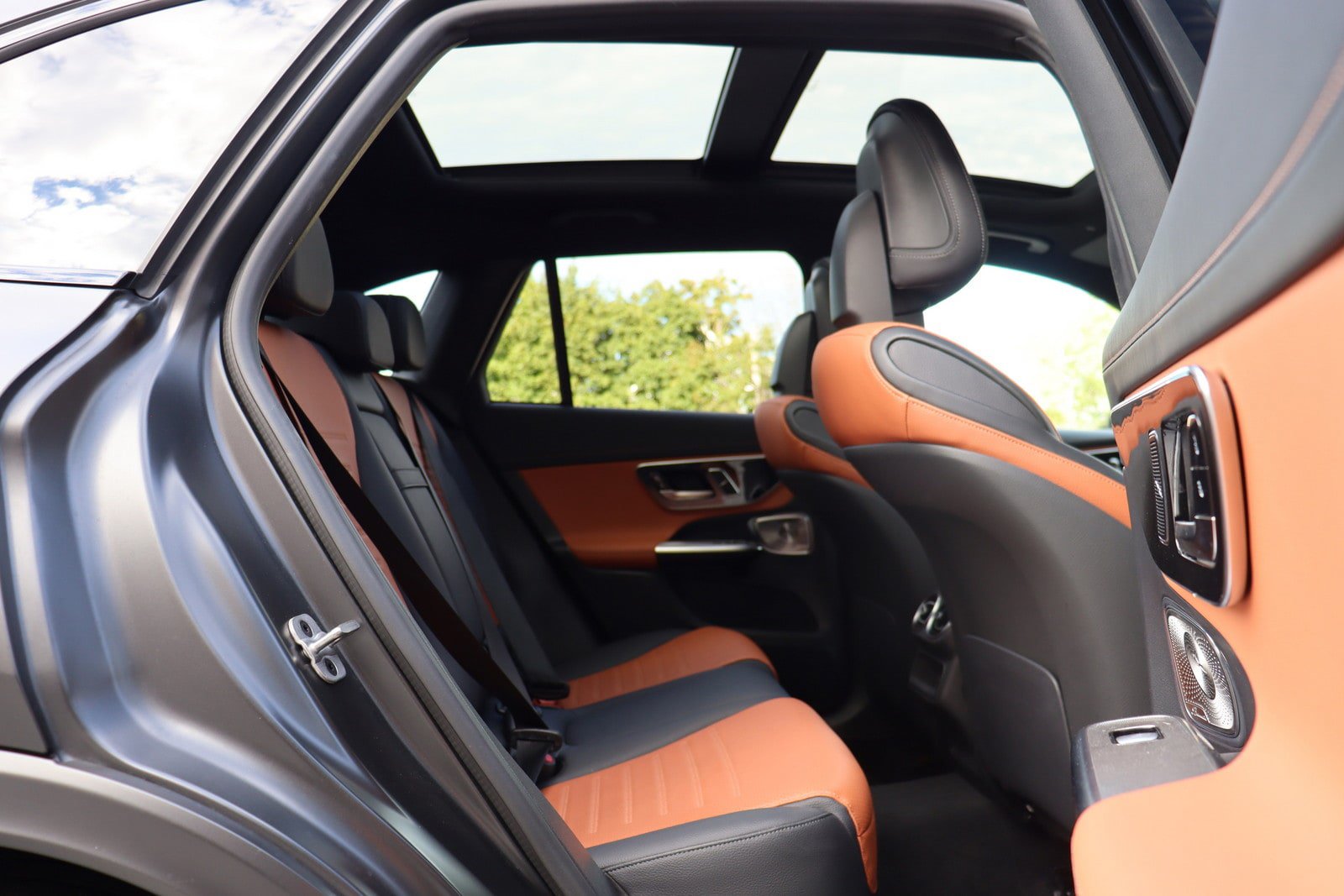 Used 2024 Mercedes-Benz GLC 300 w/ AMG Line image 20