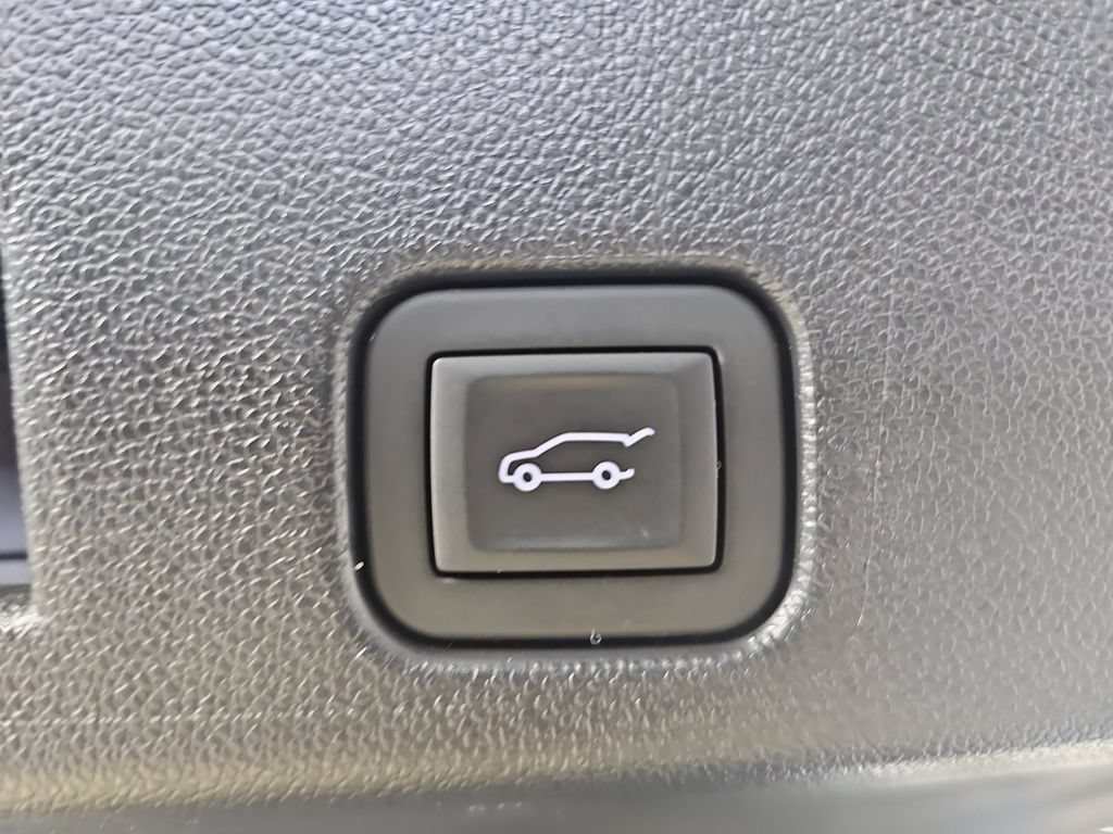 Certified 2025 Chevrolet Traverse High Country AWD/4WD image 19