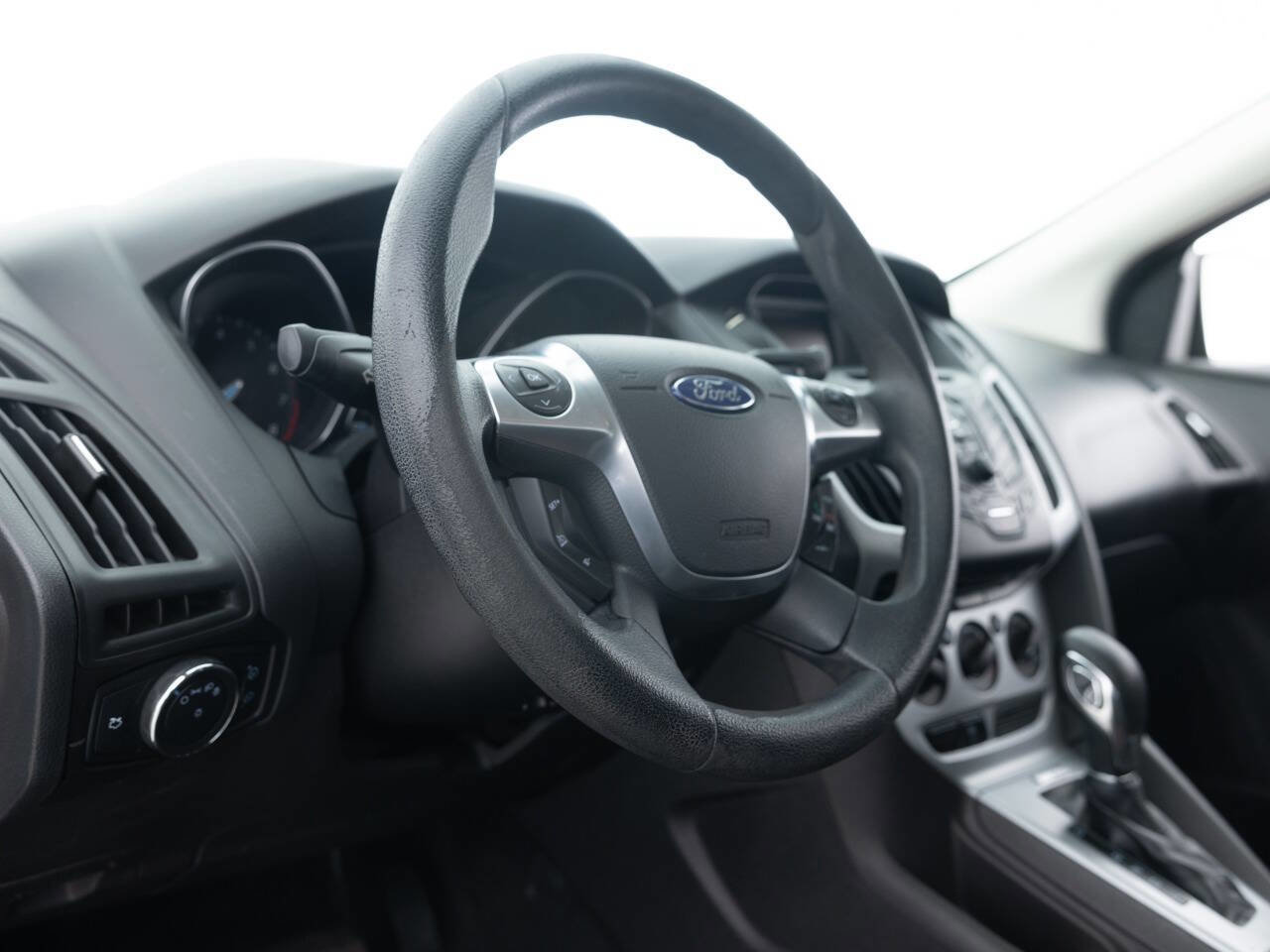 Used 2013 Ford Focus SE FWD image 23