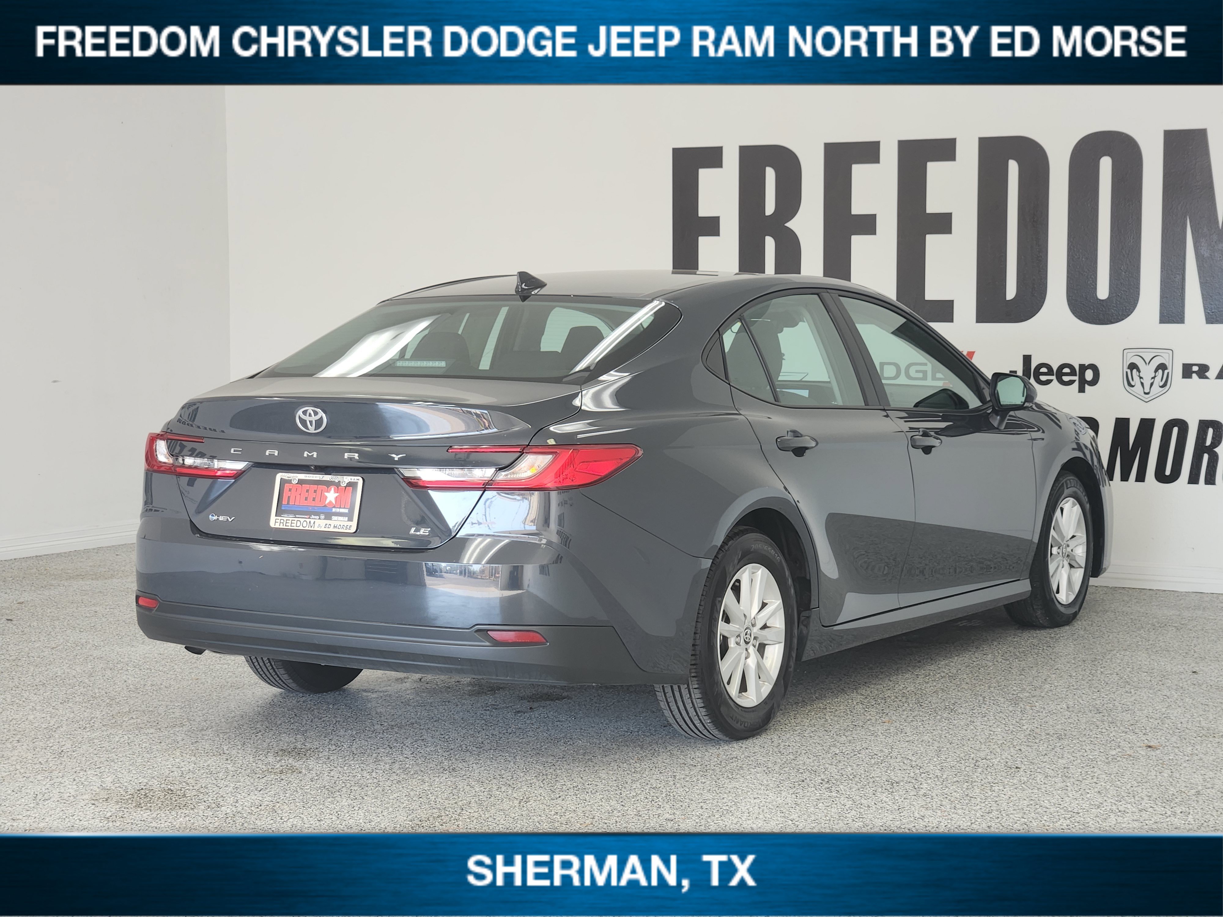 Used 2025 Toyota Camry LE FWD image 4