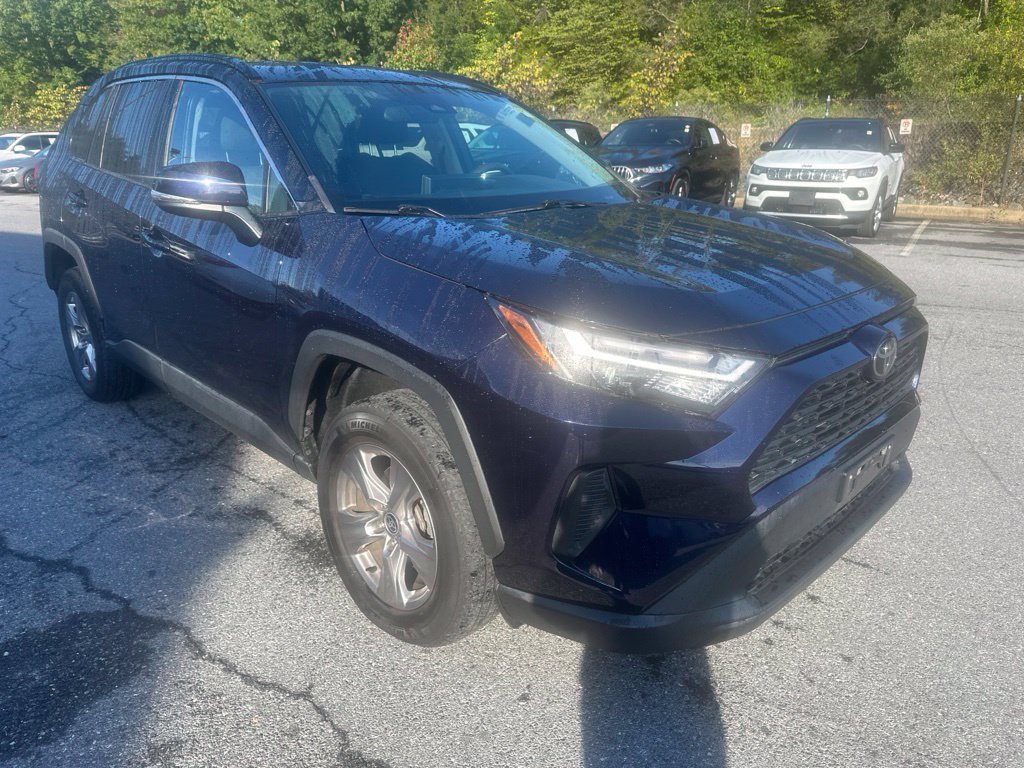 Used 2023 Toyota RAV4 XLE AWD/4WD image 3