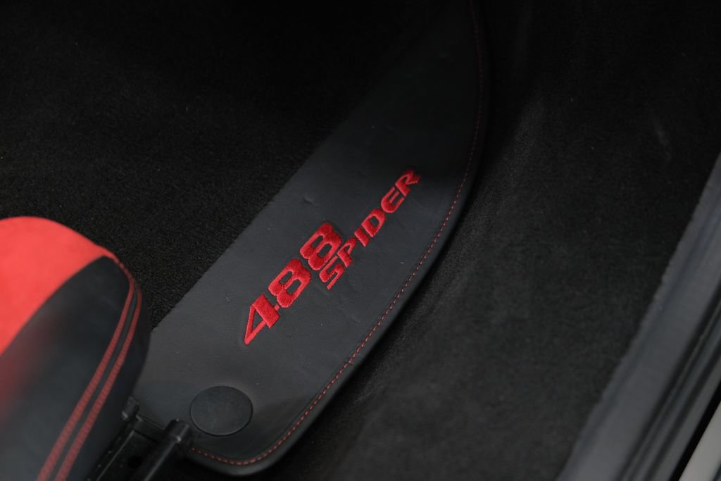 Used 2019 Ferrari 488 Spider image 36