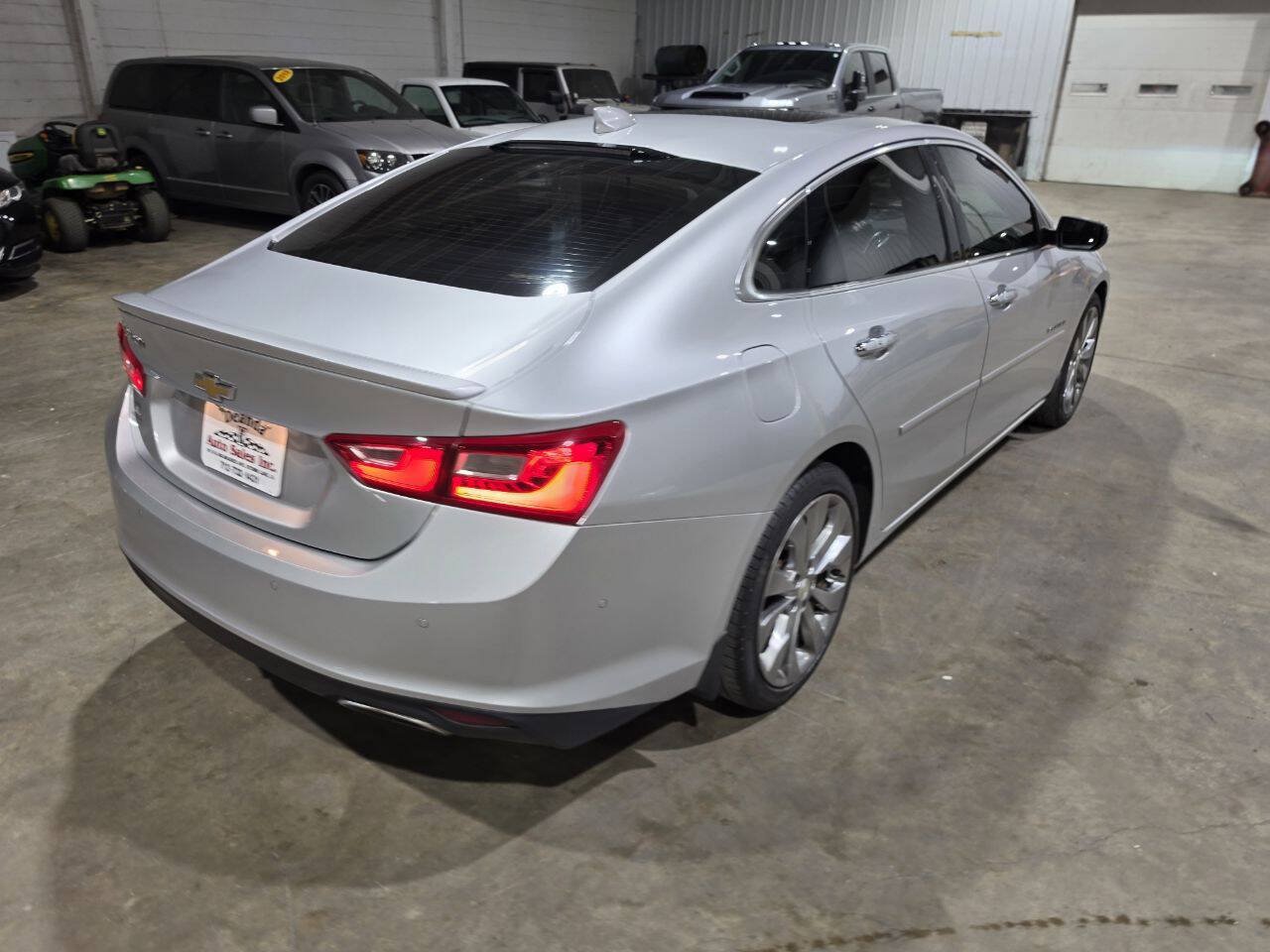 Used 2017 Chevrolet Malibu Premier w/ Premier Sun and Wheel Package FWD image 11