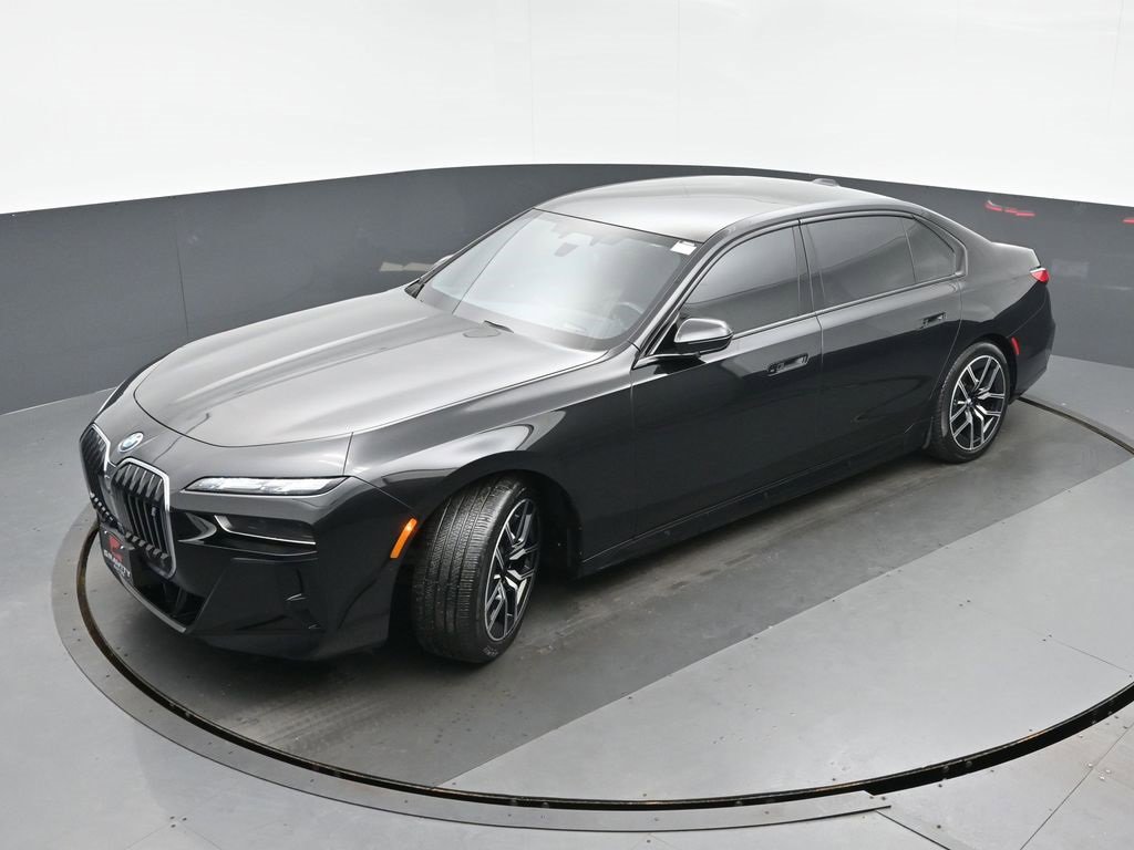 Used 2023 BMW i7 xDrive60 w/ Executive Package 2 image 34