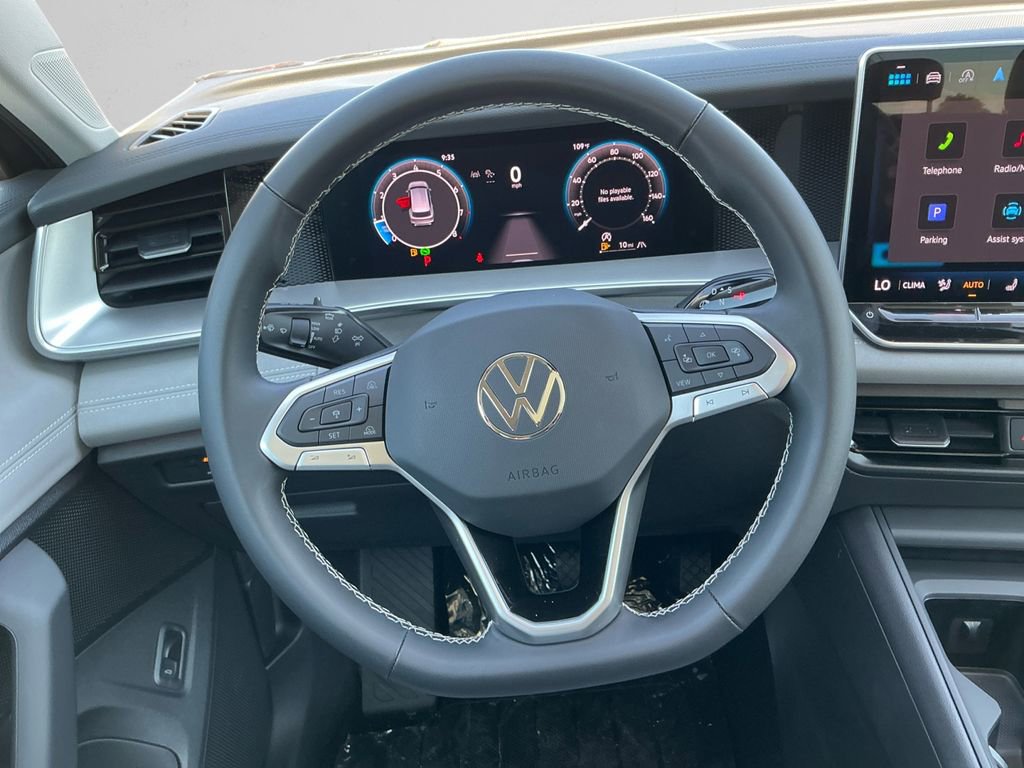 New 2025 Volkswagen Tiguan SE image 12