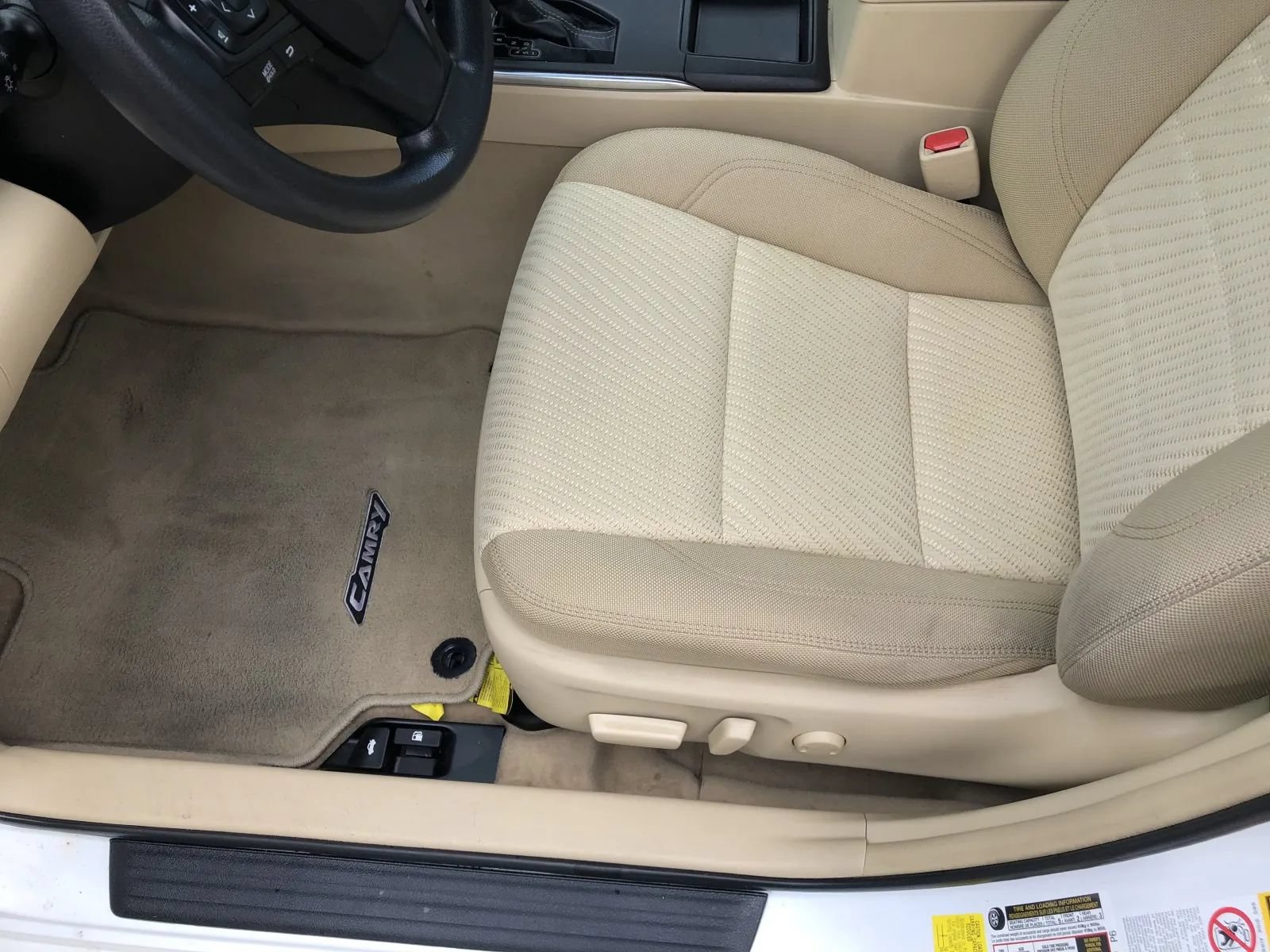 Used 2016 Toyota Camry LE FWD image 19