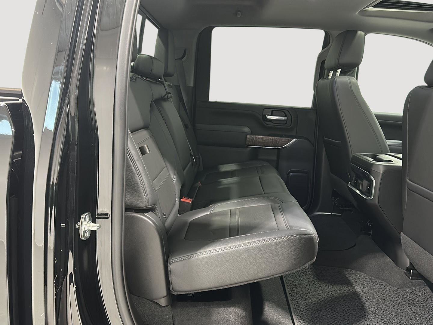Used 2022 GMC Sierra 3500 Denali w/ Denali Ultimate Package image 24