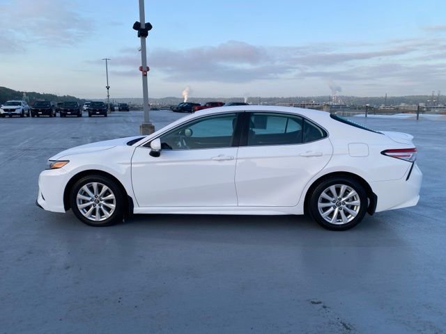 Used 2020 Toyota Camry SE FWD image 6