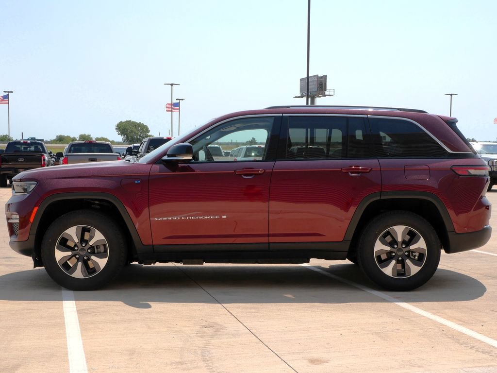 Used 2023 Jeep Grand Cherokee 4WD 4xe image 3