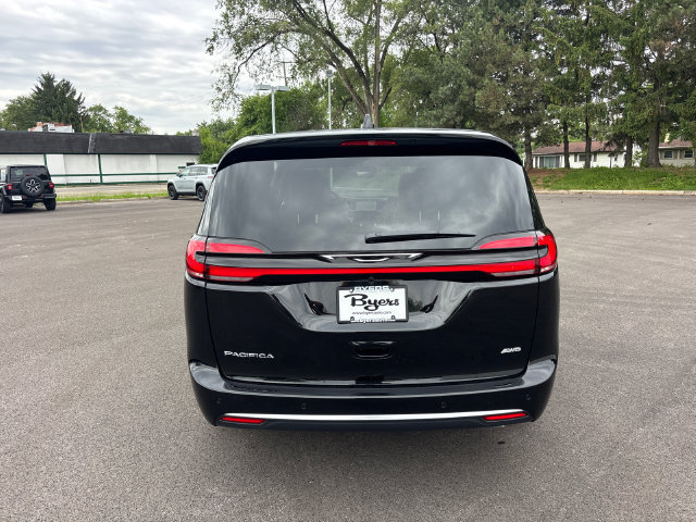 New 2027 Chrysler Pacifica Select w/ Family Tech Group AWD/4WD image 33