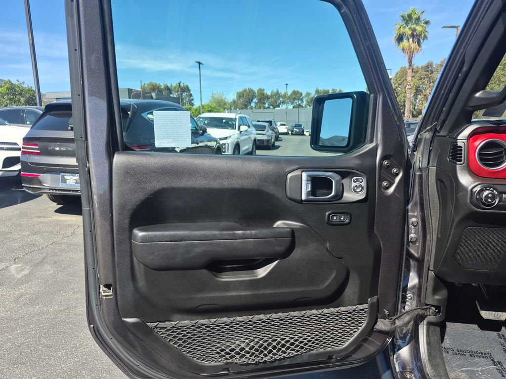 Used 2022 Jeep Gladiator Rubicon w/ Cold Weather Group AWD/4WD image 10