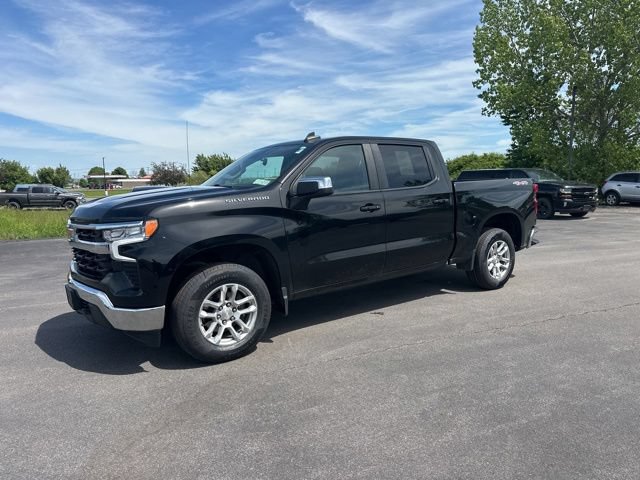 Used 2023 Chevrolet Silverado 1500 LT AWD/4WD image 1