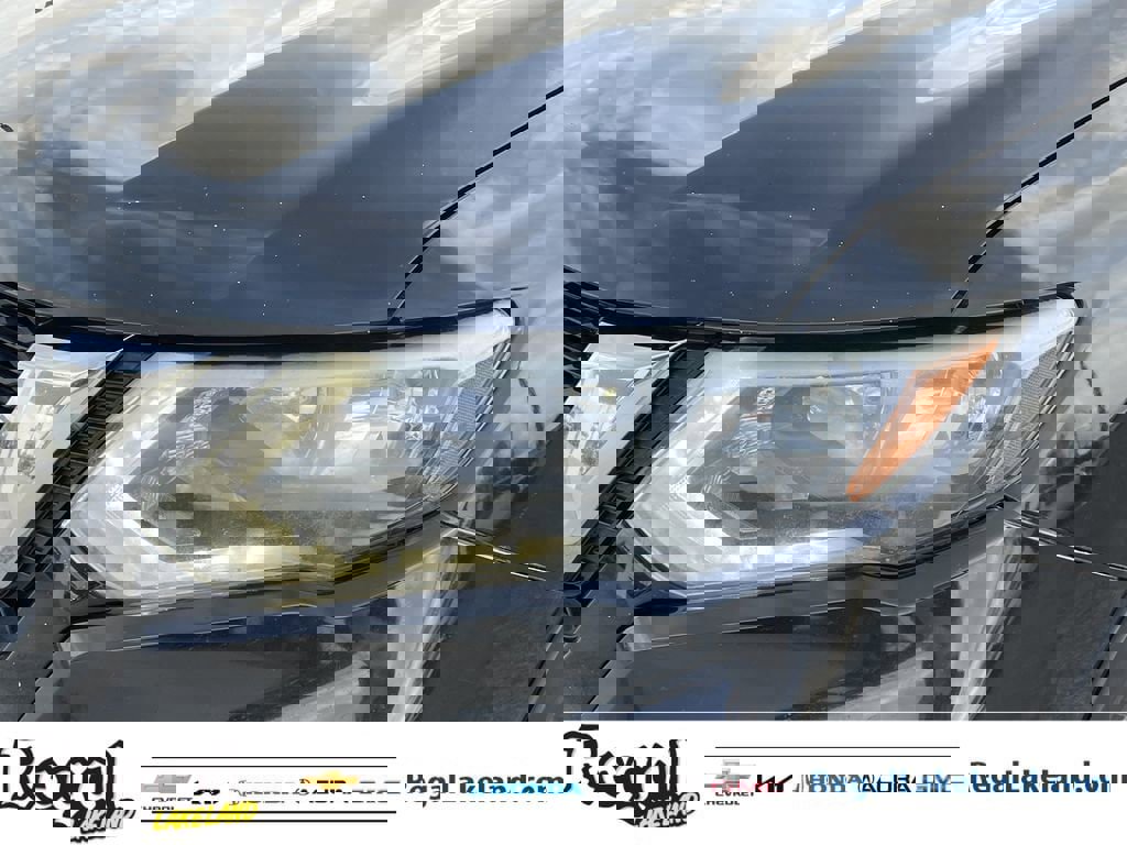 Used 2017 Nissan Rogue SV image 7