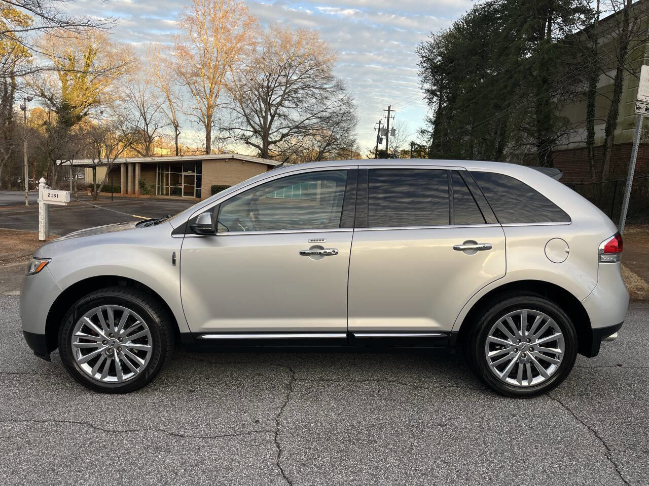 Used 2012 Lincoln MKX AWD image 7