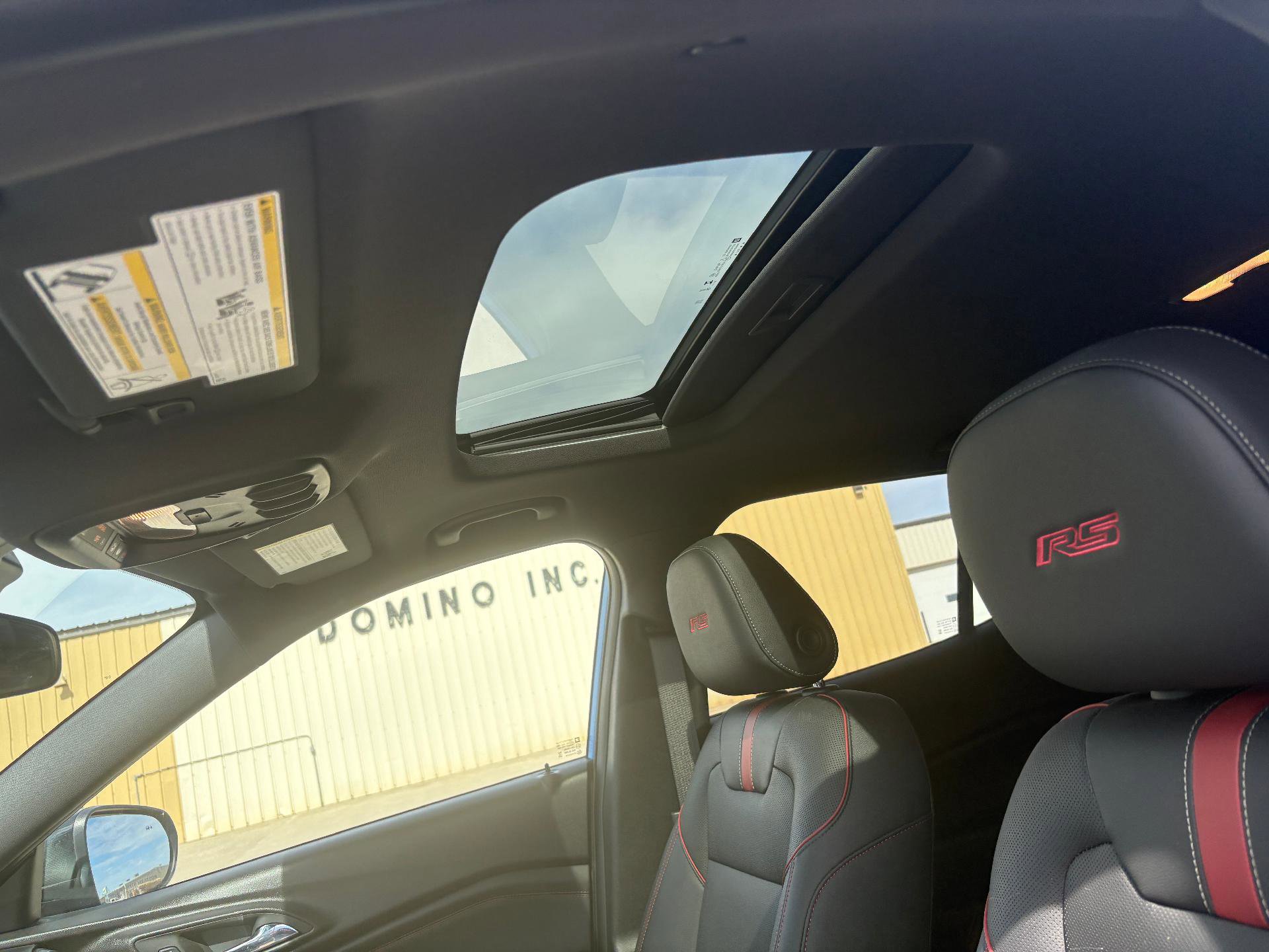 Used 2024 Chevrolet Trax RS w/ Sunroof Package image 12