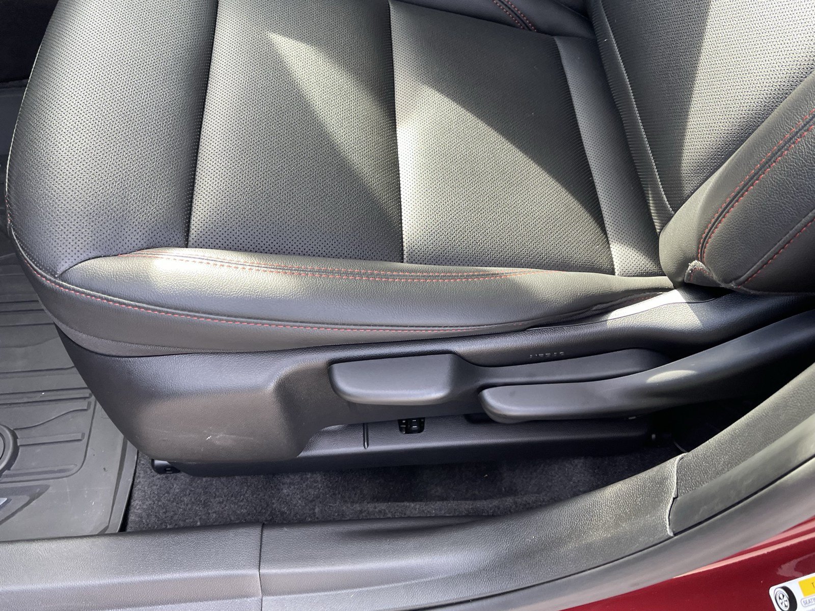 Used 2024 Chevrolet Trax RS w/ Sunroof Package FWD image 19