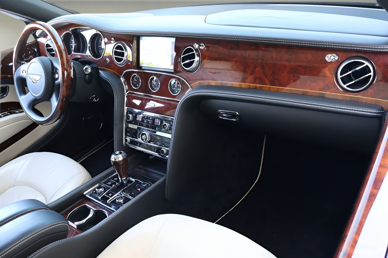 Certified 2016 Bentley Mulsanne image 2