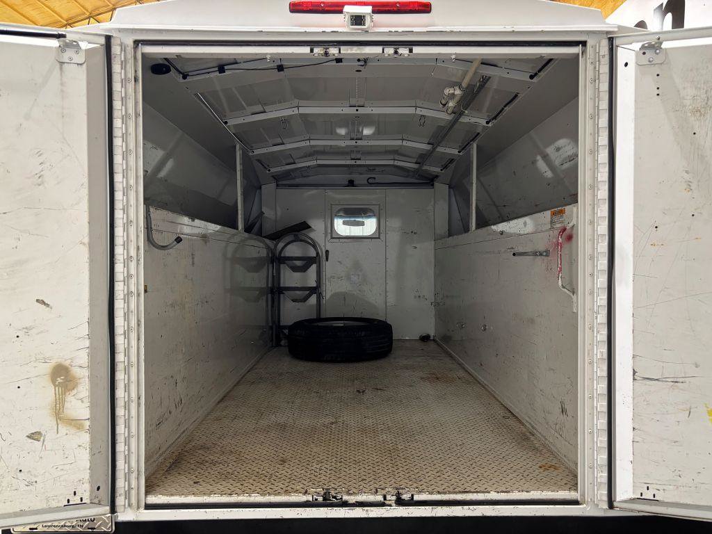Used 2016 Chevrolet Express 3500 RWD image 18
