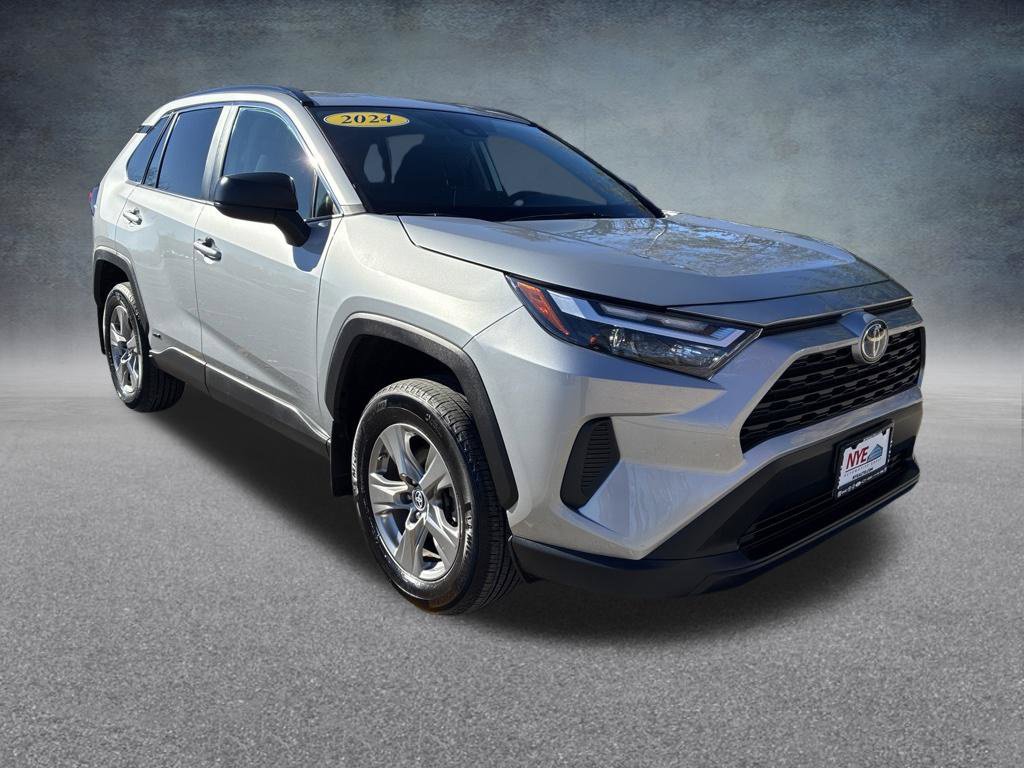 Used 2024 Toyota RAV4 LE AWD/4WD image 8