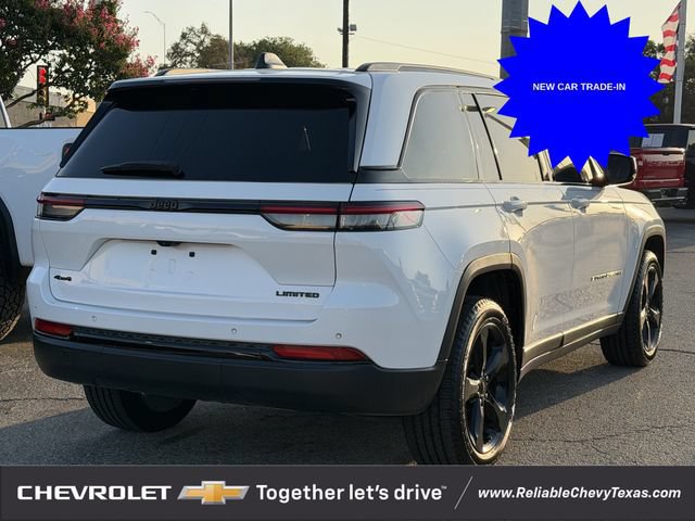Used 2023 Jeep Grand Cherokee Limited w/ Black Appearance Package AWD/4WD image 6