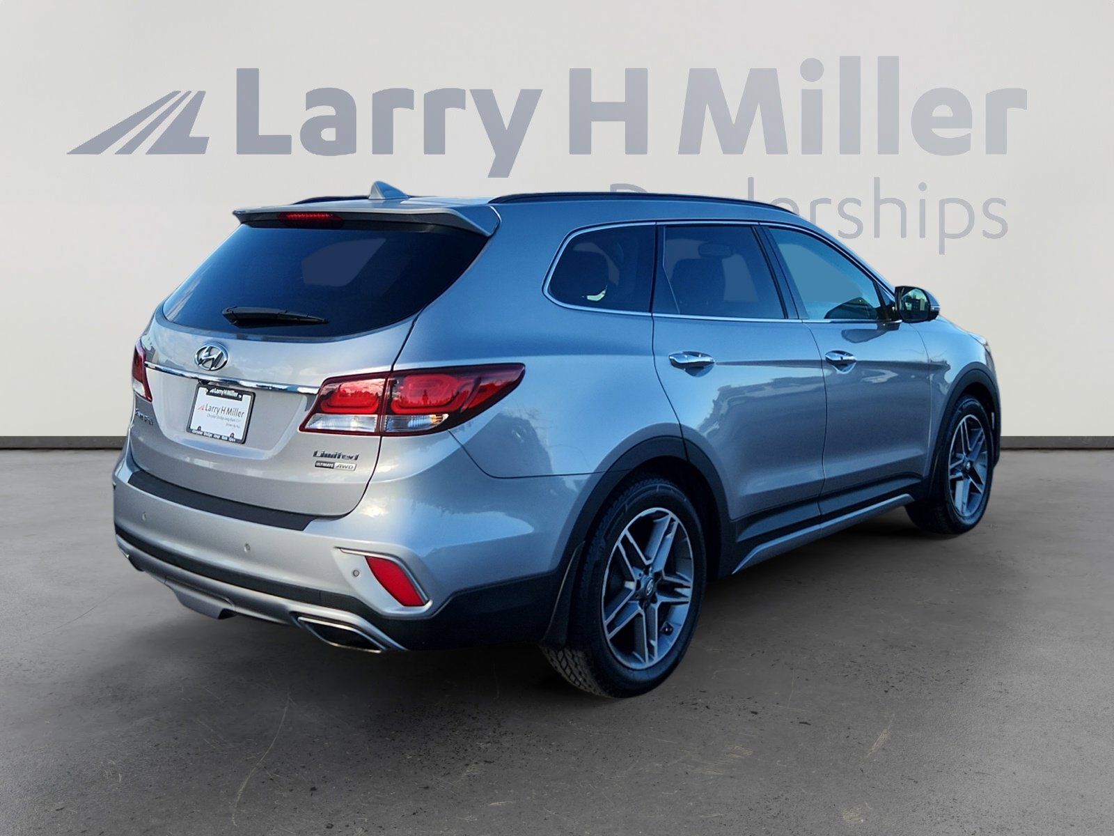 Used 2018 Hyundai Santa Fe Limited image 6