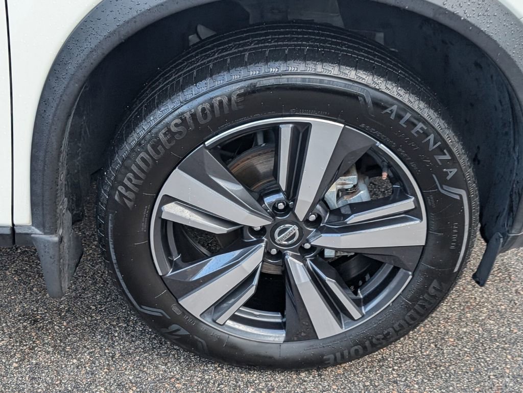 Certified 2021 Nissan Rogue Platinum image 18