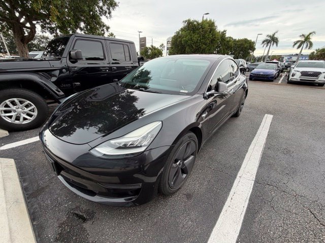 Used 2018 Tesla Model 3 Long Range AWD/4WD image 2