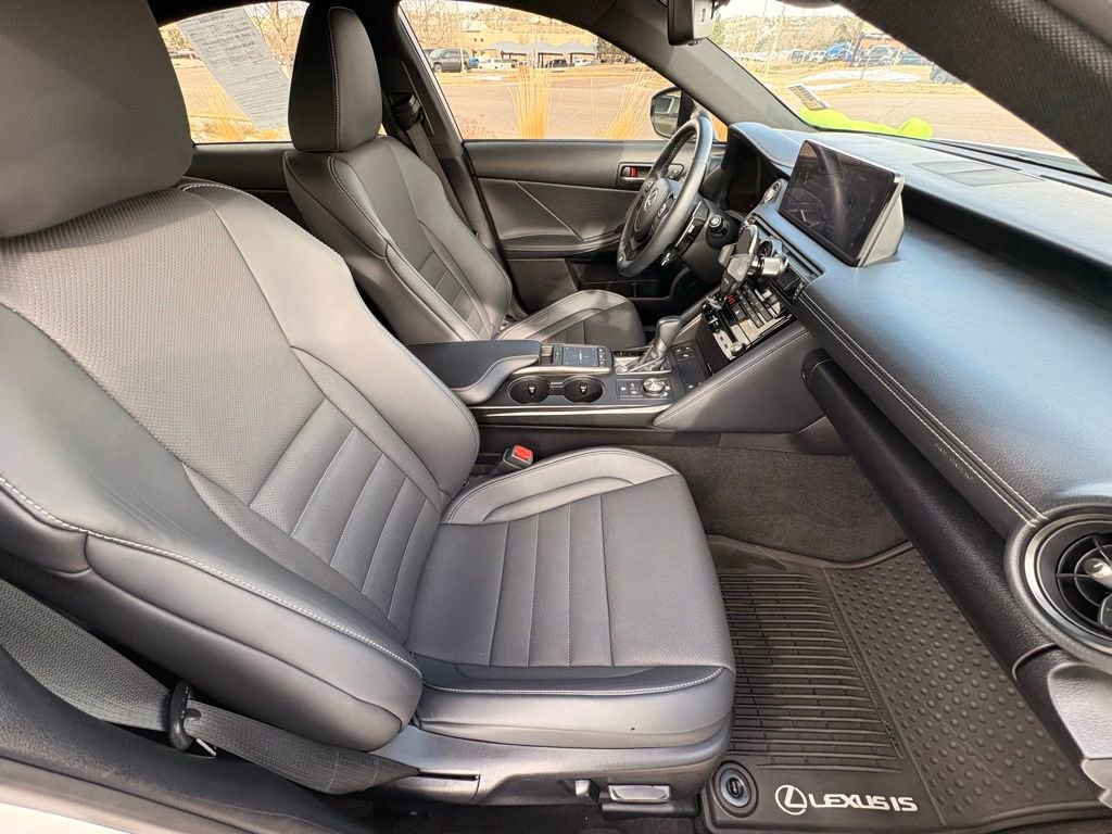 Used 2025 Lexus IS 350 F Sport w/ Navigation Package image 34