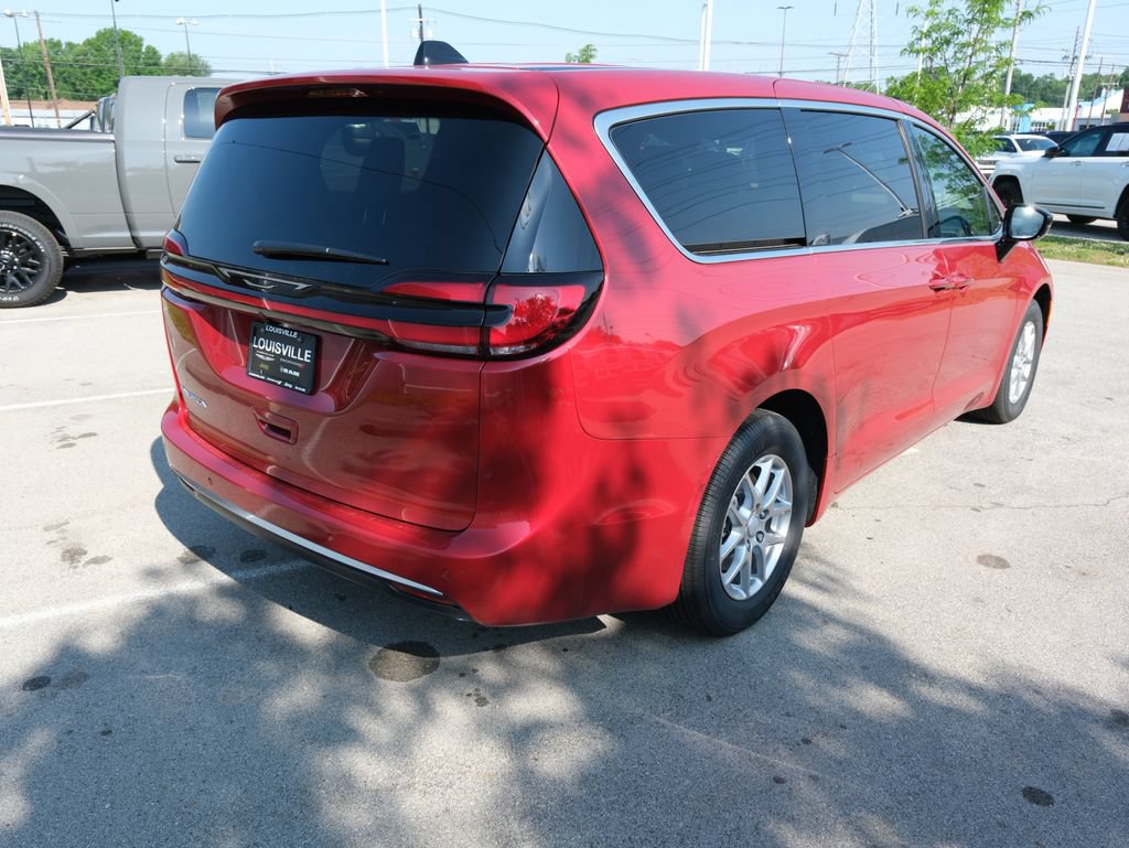 New 2027 Chrysler Pacifica Select w/ Family Tech Group FWD image 8