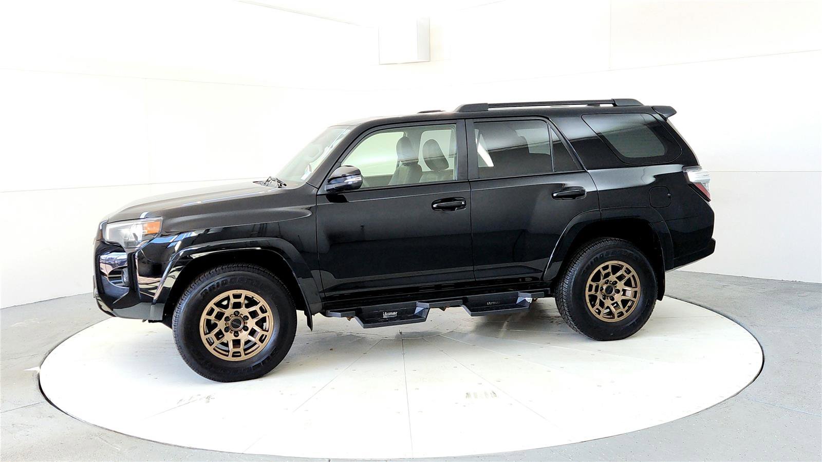Used 2023 Toyota 4Runner 40th Anniversary SE image 3