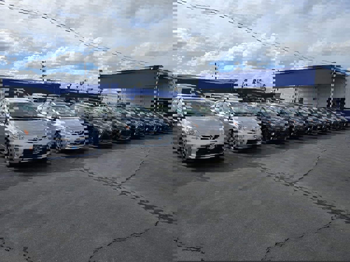 Used 2011 Toyota Prius Five image 3