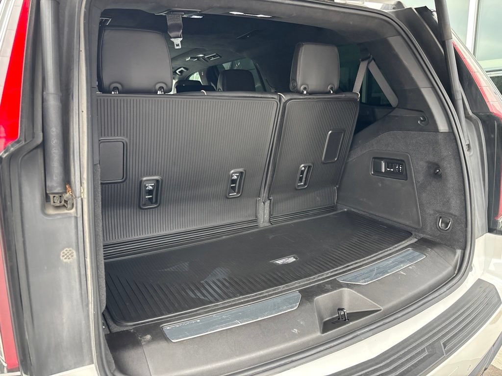 Used 2022 Cadillac Escalade Sport Platinum w/ LPO, ONYX Package AWD/4WD image 17