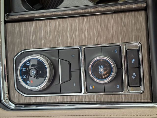 Used 2024 Ford Expedition Limited image 26