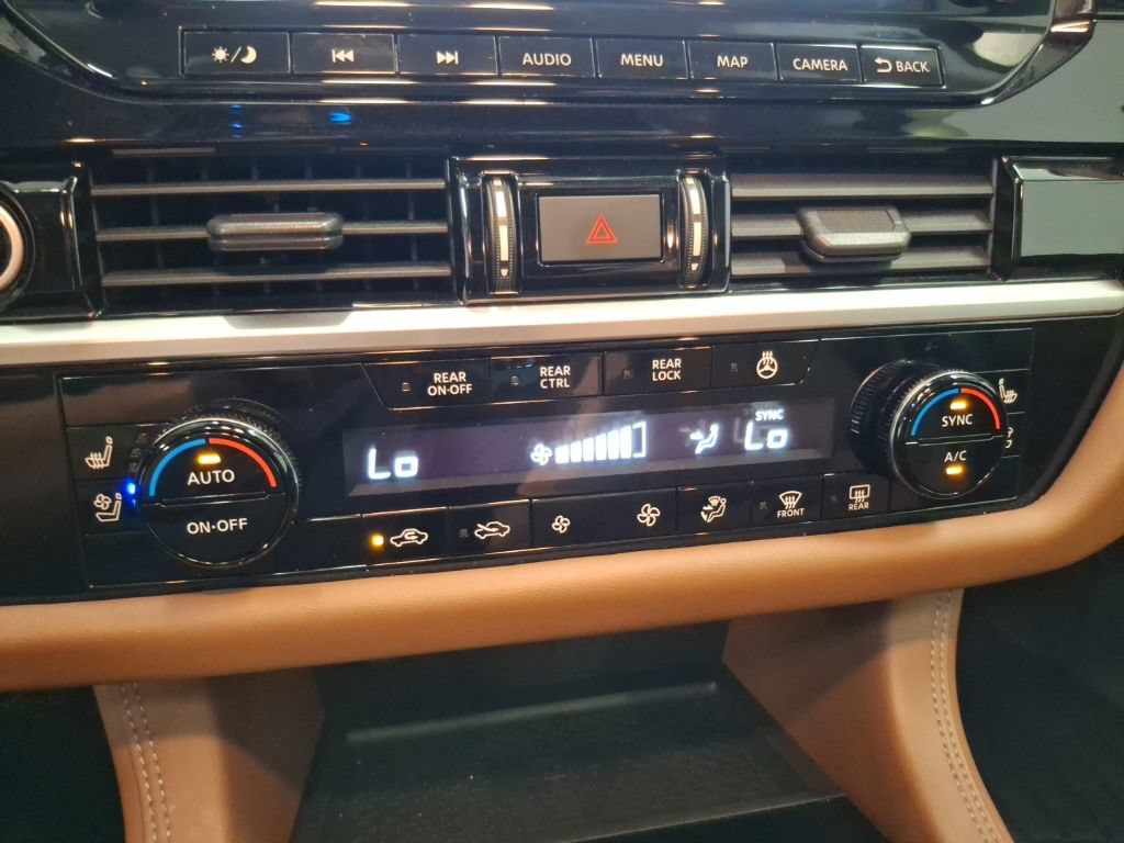 Used 2022 Nissan Pathfinder Platinum w/ Cargo Package AWD/4WD image 28