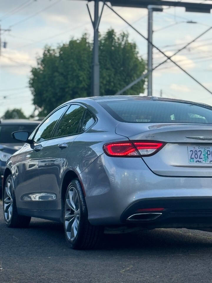 Used 2015 Chrysler 200 S FWD image 10