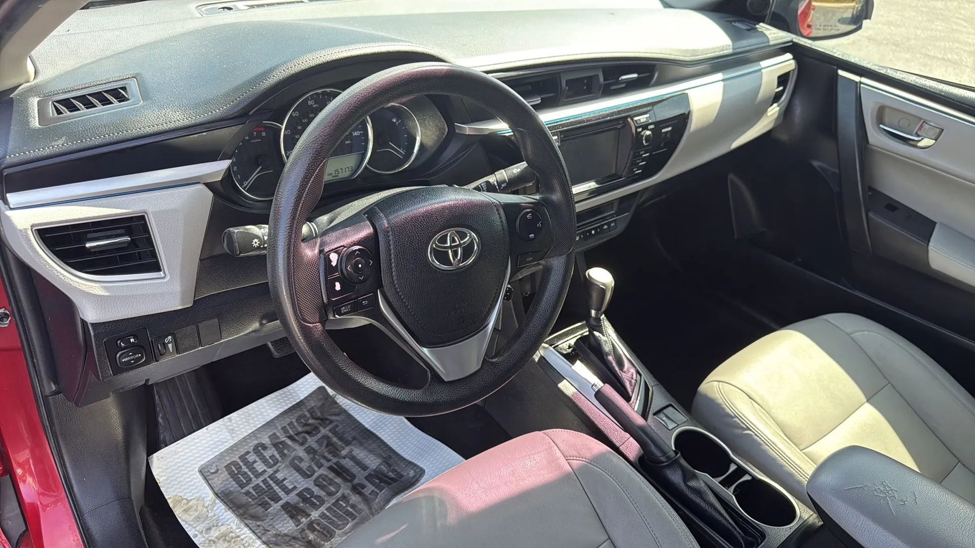 Used 2014 Toyota Corolla LE image 10