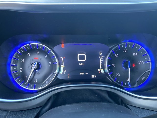 Used 2024 Chrysler Pacifica Limited w/ S Appearance Package image 18