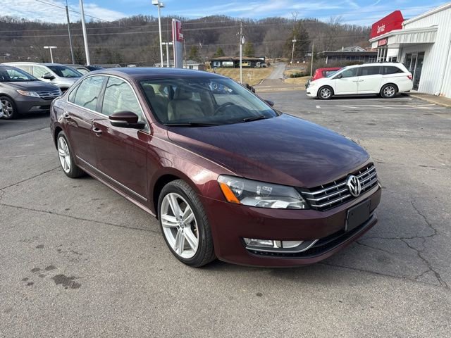 Used 2014 Volkswagen Passat TDI SEL Premium image 2