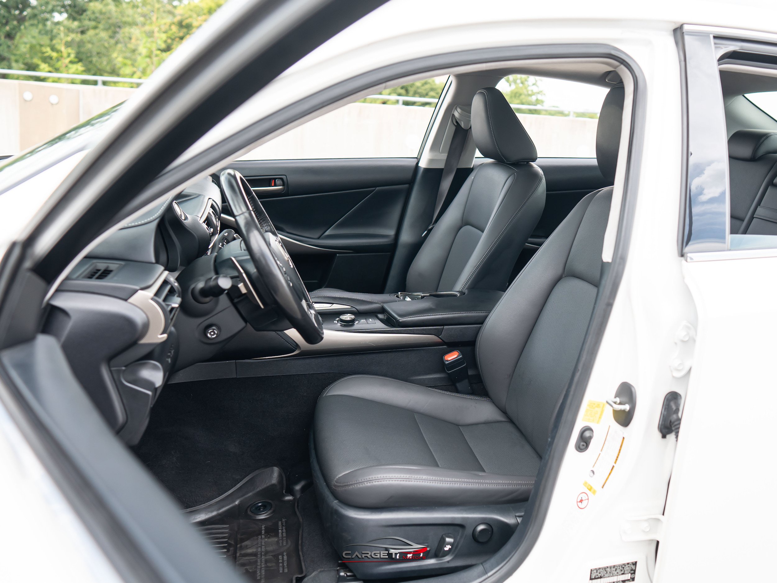 Used 2018 Lexus IS 300 AWD w/ Comfort Package image 16