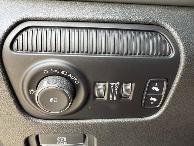 Used 2022 Jeep Wagoneer Series III w/ Flexible Seating Group image 34