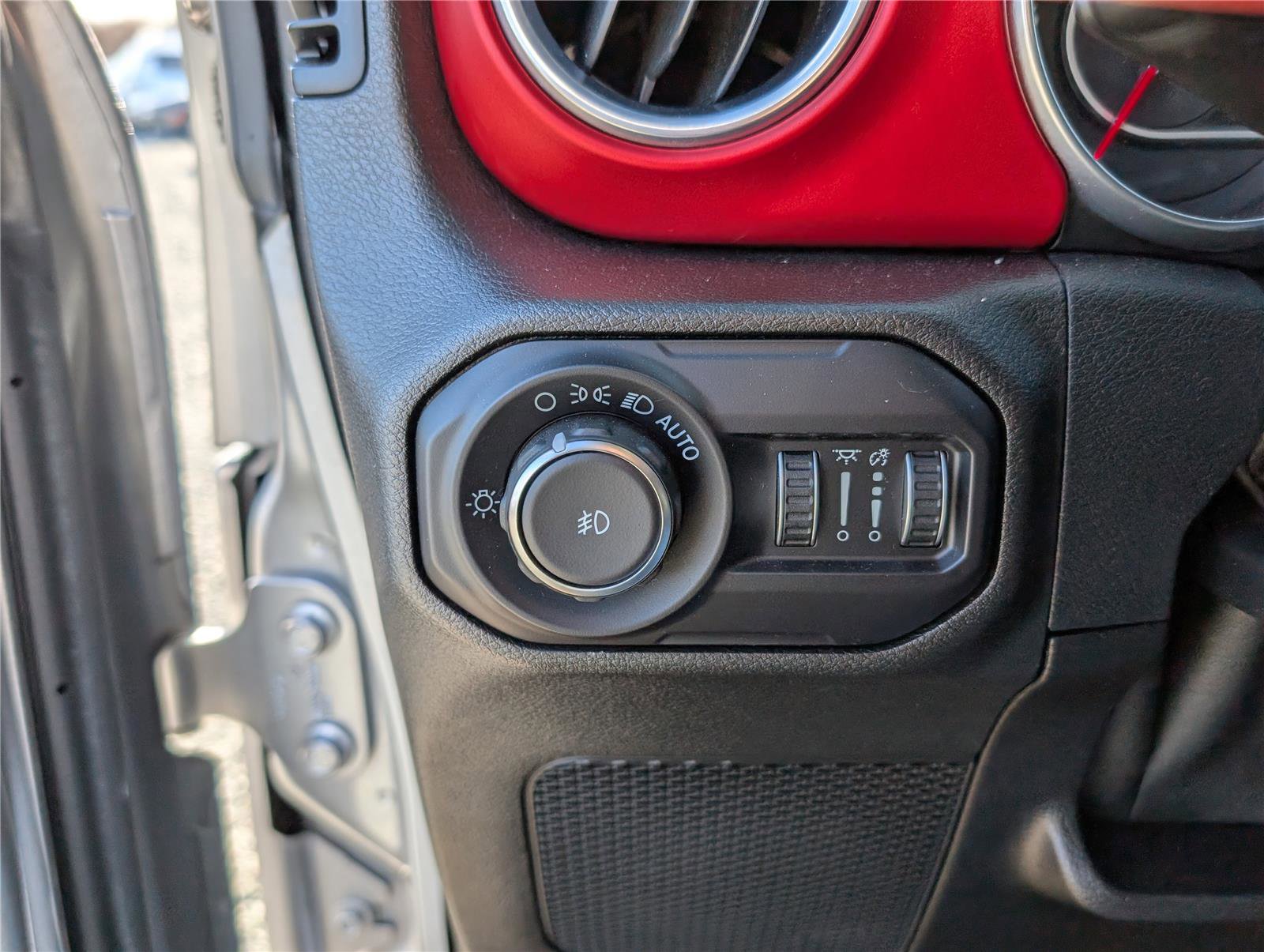 Used 2018 Jeep Wrangler Unlimited Rubicon image 21